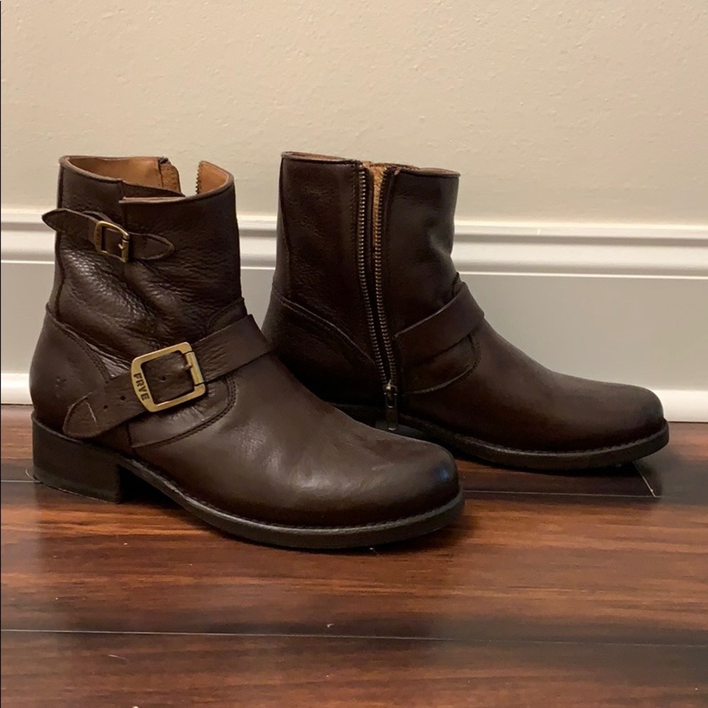 Frye Vicky Leather Bootie